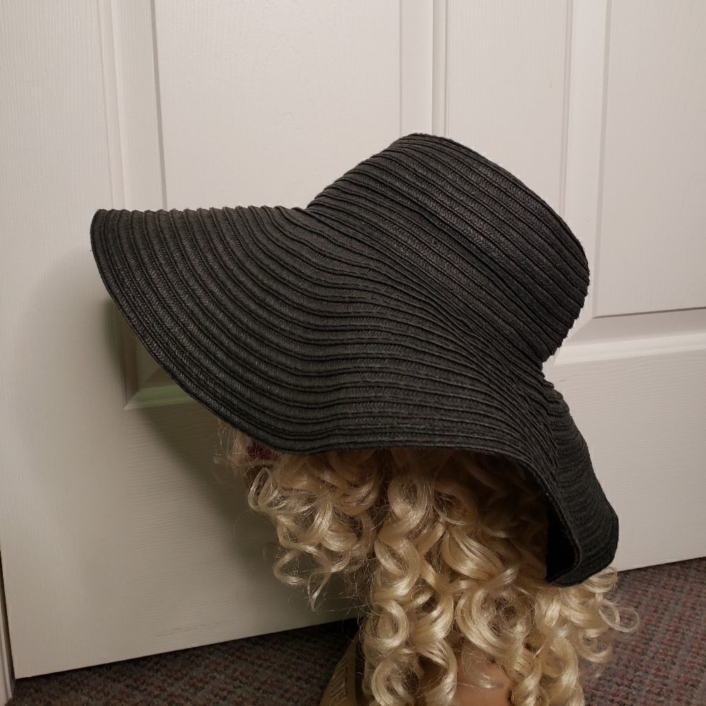 Sun Hat - Picture 3 of 8